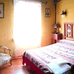Spacious House With Mountain View In Ivanrey