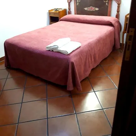 Spacious House With Mountain View In Ivanrey