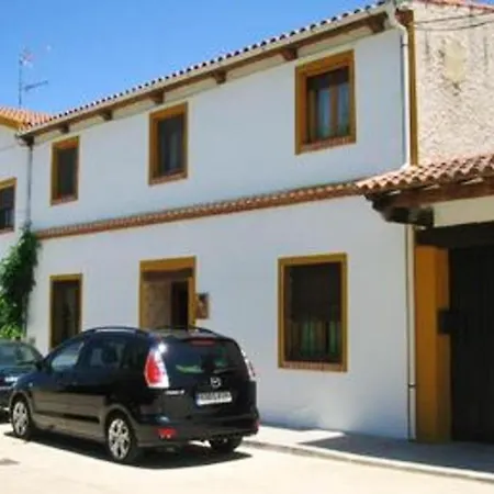 Spacious House With Mountain View In Ivanrey *