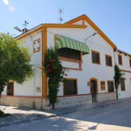 Feriehus Spacious House With Mountain View In Ivanrey *