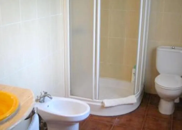 Spacious House With Mountain View In Ivanrey Feriehus