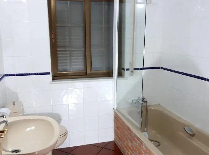 Feriehus Spacious House With Mountain View In Ivanrey *