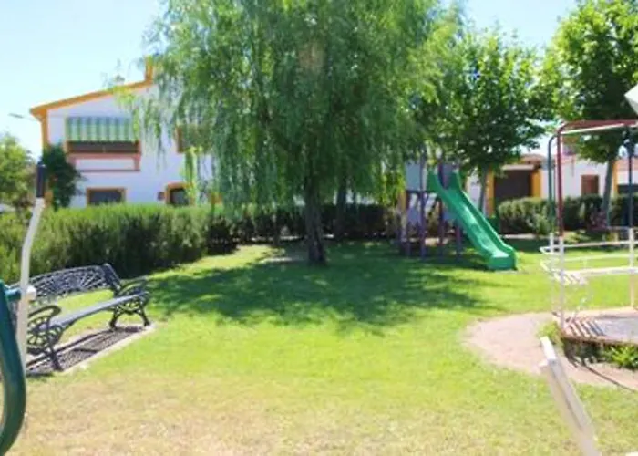 Feriehus Spacious House With Mountain View In Ivanrey