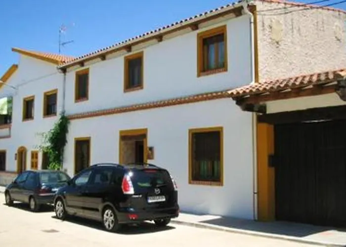 Spacious House With Mountain View In Ivanrey *